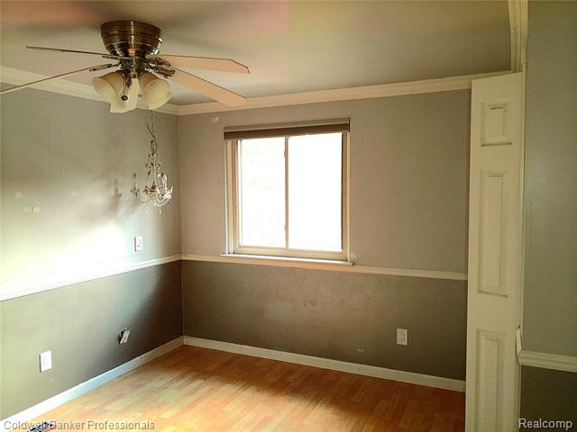 Builiding view nineteen for 3225 Oak Ridge, Highland, MI. 48356