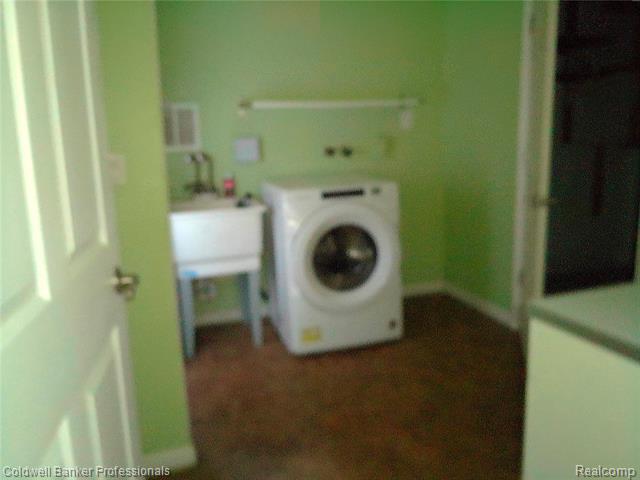 Builiding view thirteen for 3225 Oak Ridge, Highland, MI. 48356