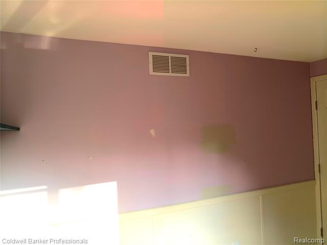 Builiding view twenty five for 3225 Oak Ridge, Highland, MI. 48356