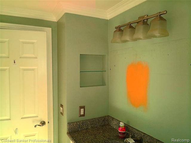 Builiding view twenty one for 3225 Oak Ridge, Highland, MI. 48356