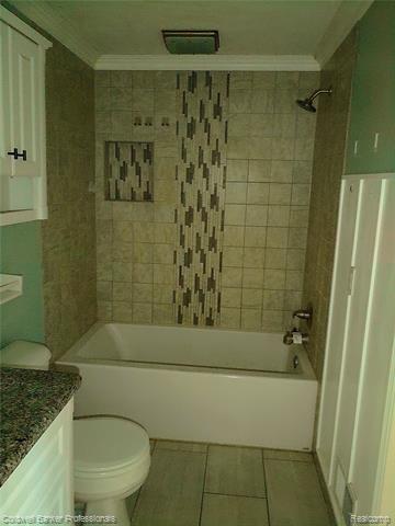 Builiding view twenty two for 3225 Oak Ridge, Highland, MI. 48356