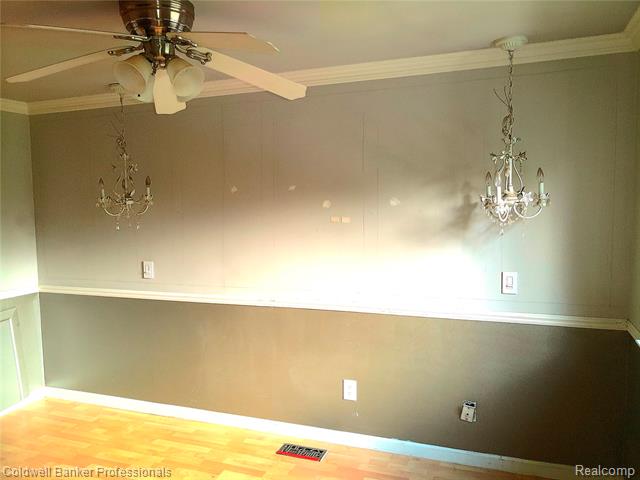 Builiding view twenty for 3225 Oak Ridge, Highland, MI. 48356