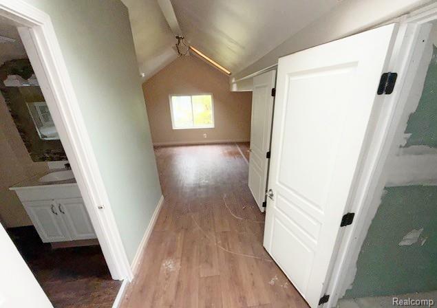 Builiding view fourteen for 74 E Fairmount, Pontiac, MI. 48340