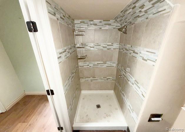 Builiding view sixteen for 74 E Fairmount, Pontiac, MI. 48340