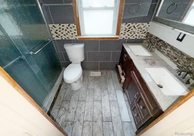 Builiding view ten for 74 E Fairmount, Pontiac, MI. 48340