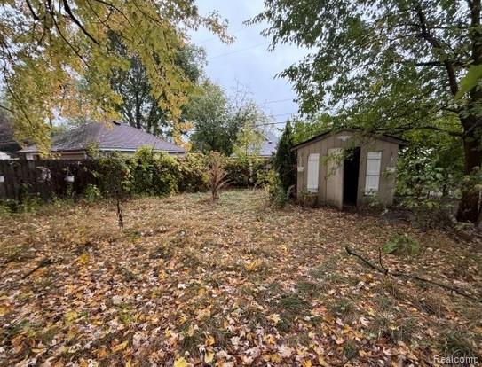 Builiding view two for 74 E Fairmount, Pontiac, MI. 48340