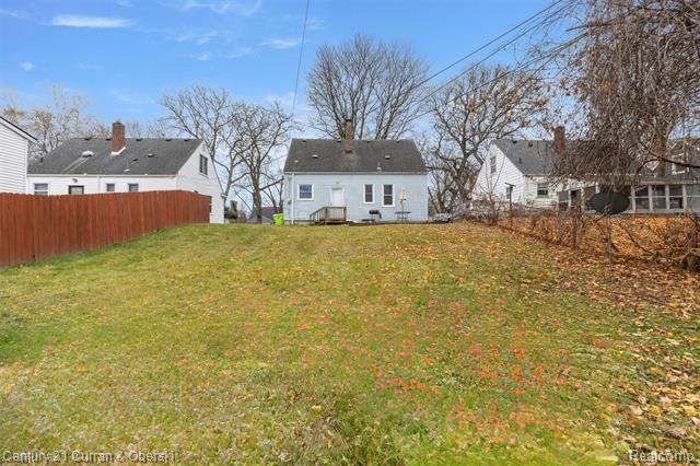 Builiding view twenty four for 691 3Rd, Pontiac, MI. 48340