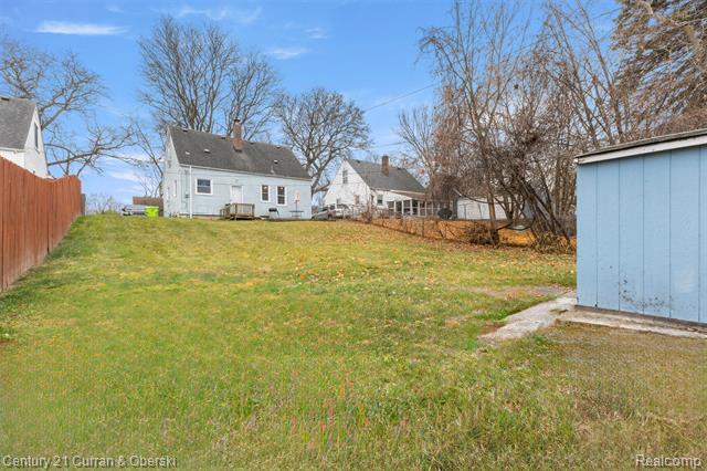 Builiding view twenty three for 691 3Rd, Pontiac, MI. 48340