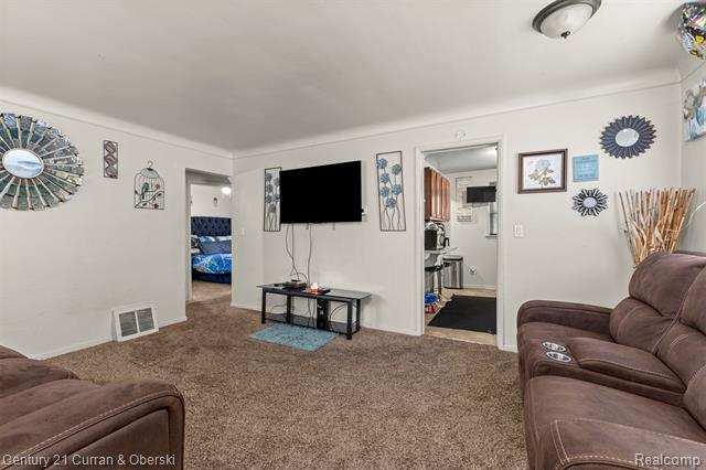 Builiding view two for 691 3Rd, Pontiac, MI. 48340