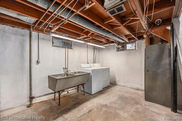 Builiding view thirteen for 575 4Th, Pontiac, MI. 48340