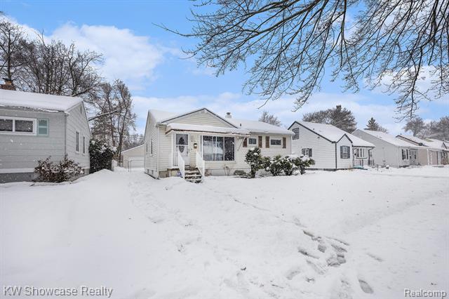 Builiding view two for 575 4Th, Pontiac, MI. 48340