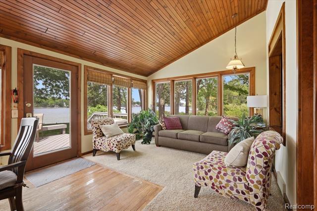 Builiding view eleven for 6880 Forestlawn, Waterford, MI. 48327