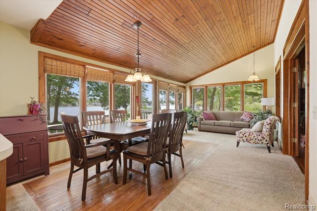 Builiding view thirteen for 6880 Forestlawn, Waterford, MI. 48327