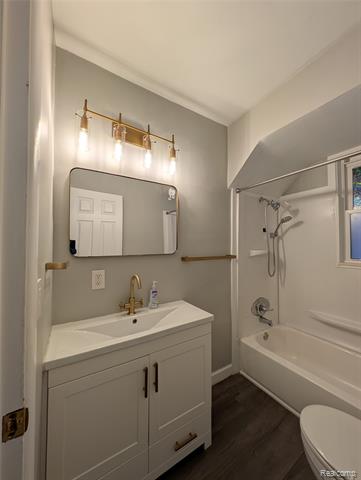 Builiding view eight for 263 W Ann Arbor, Pontiac, MI. 48340