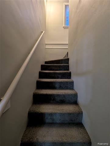 Builiding view eleven for 263 W Ann Arbor, Pontiac, MI. 48340