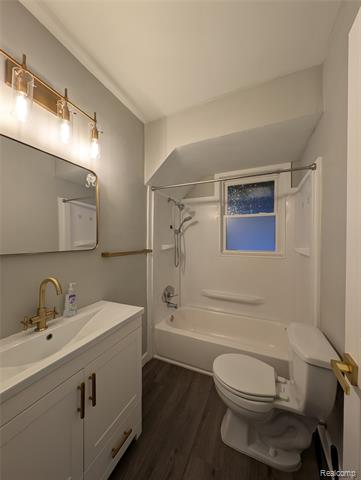 Builiding view seven for 263 W Ann Arbor, Pontiac, MI. 48340