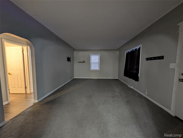 Builiding view ten for 263 W Ann Arbor, Pontiac, MI. 48340