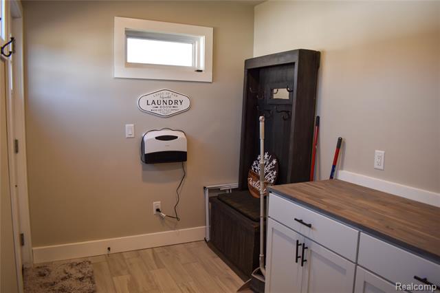 Builiding view fifteen for 4380 Dale, Highland, MI. 48357