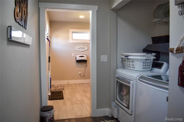 Builiding view sixteen for 4380 Dale, Highland, MI. 48357