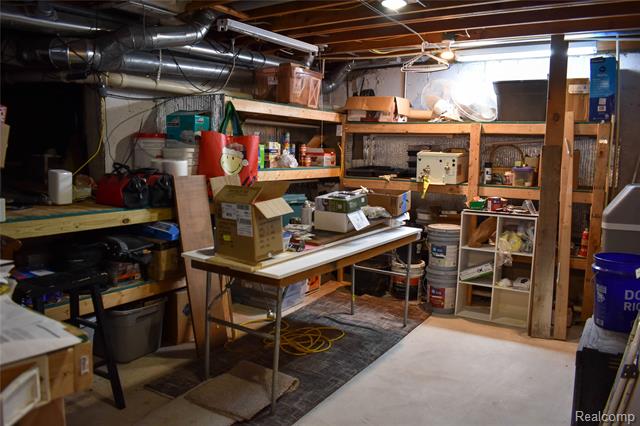 Builiding view thirty four for 4380 Dale, Highland, MI. 48357