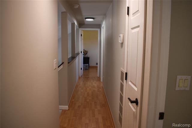 Builiding view thirty three for 4380 Dale, Highland, MI. 48357