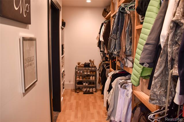 Builiding view twenty three for 4380 Dale, Highland, MI. 48357