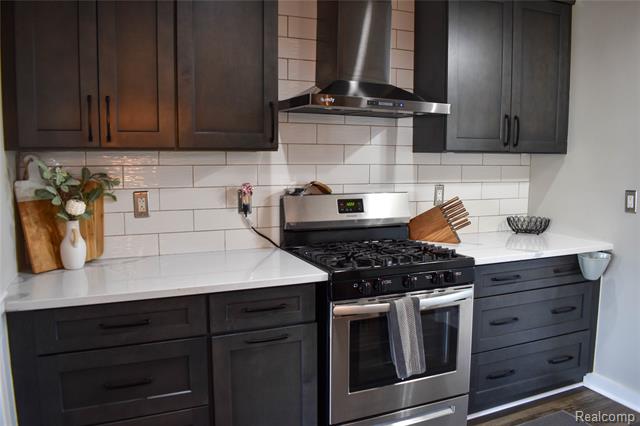 Builiding view two for 4380 Dale, Highland, MI. 48357