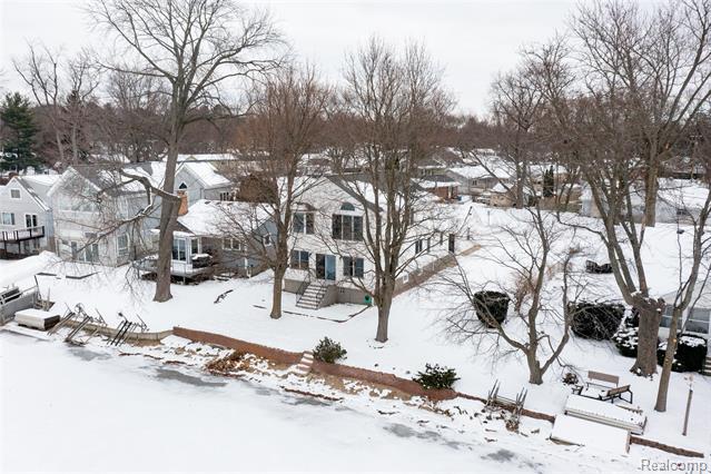 Builiding view fifty three for 4333 Hunters, Highland, MI. 48356