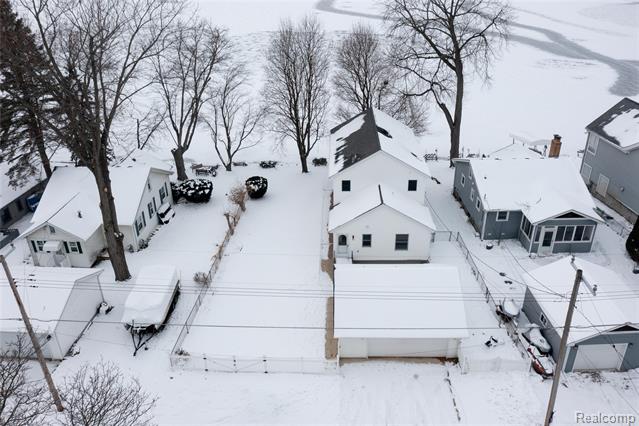 Builiding view forty seven for 4333 Hunters, Highland, MI. 48356