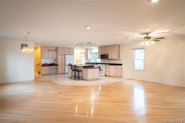 Builiding view fourteen for 4333 Hunters, Highland, MI. 48356