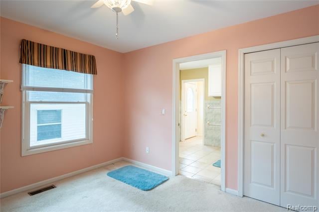 Builiding view seventeen for 4333 Hunters, Highland, MI. 48356