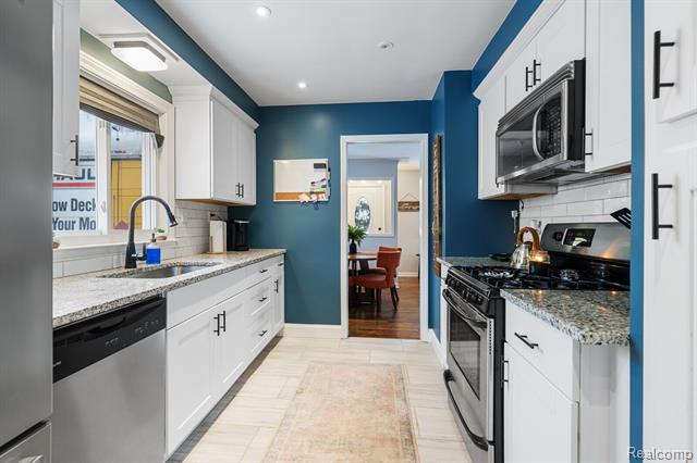 Builiding view eight for 6333 Harriet, Waterford, MI. 48327