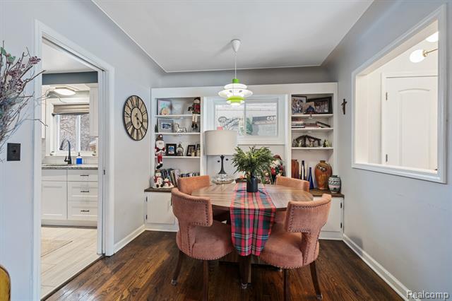 Builiding view five for 6333 Harriet, Waterford, MI. 48327