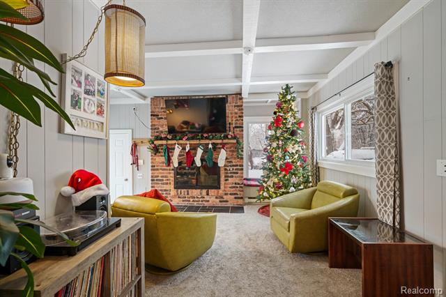 Builiding view nine for 6333 Harriet, Waterford, MI. 48327