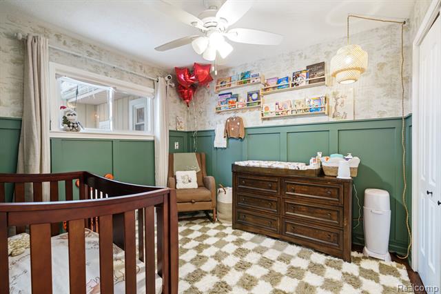 Builiding view nineteen for 6333 Harriet, Waterford, MI. 48327