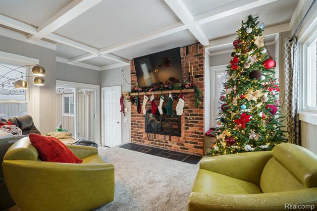 Builiding view ten for 6333 Harriet, Waterford, MI. 48327