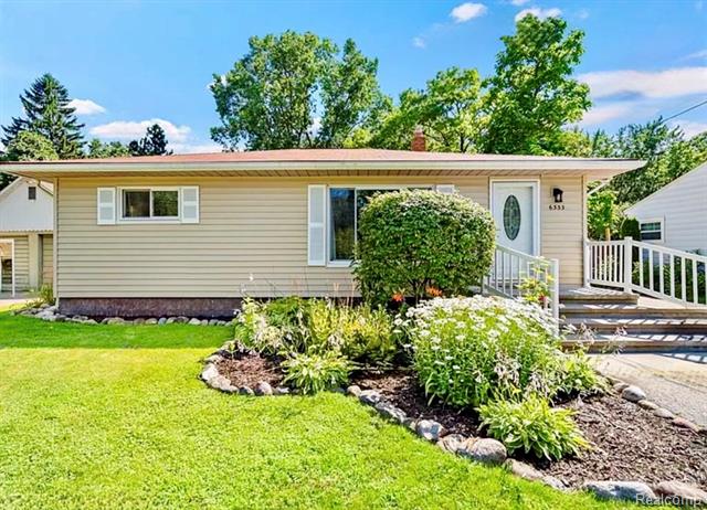 Builiding view thirty seven for 6333 Harriet, Waterford, MI. 48327