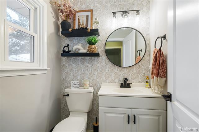 Builiding view twenty one for 6333 Harriet, Waterford, MI. 48327