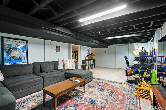 Builiding view twenty two for 6333 Harriet, Waterford, MI. 48327