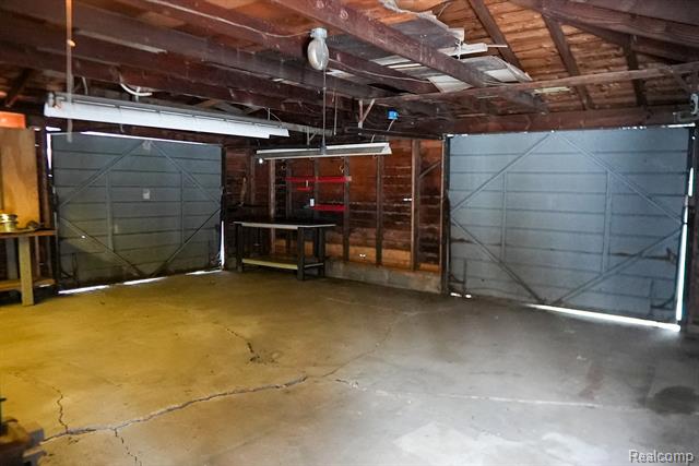 Builiding view fifty nine for 2172 Ostrum, Waterford, MI. 48328