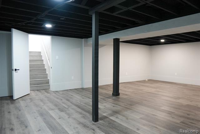 Builiding view fifty two for 2172 Ostrum, Waterford, MI. 48328