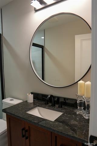 Builiding view forty four for 2172 Ostrum, Waterford, MI. 48328