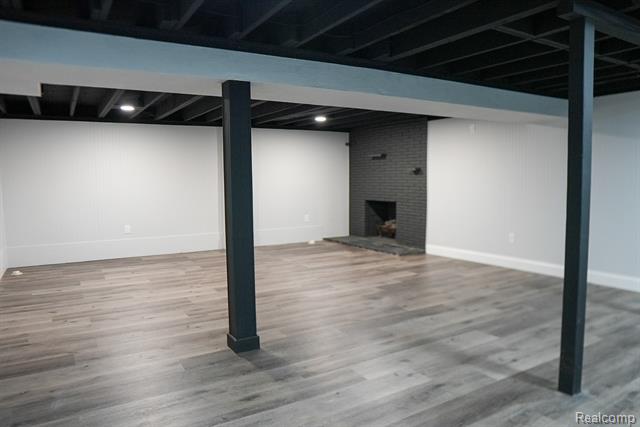 Builiding view forty nine for 2172 Ostrum, Waterford, MI. 48328