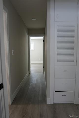 Builiding view forty six for 2172 Ostrum, Waterford, MI. 48328