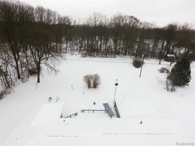 Builiding view six for 2172 Ostrum, Waterford, MI. 48328