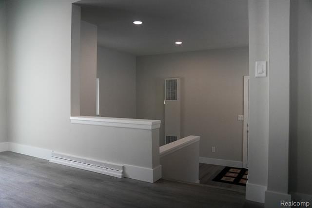 Builiding view thirty four for 2172 Ostrum, Waterford, MI. 48328