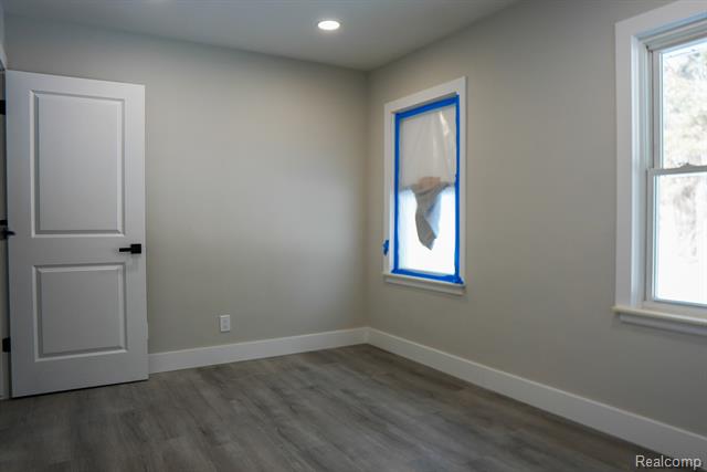 Builiding view thirty nine for 2172 Ostrum, Waterford, MI. 48328