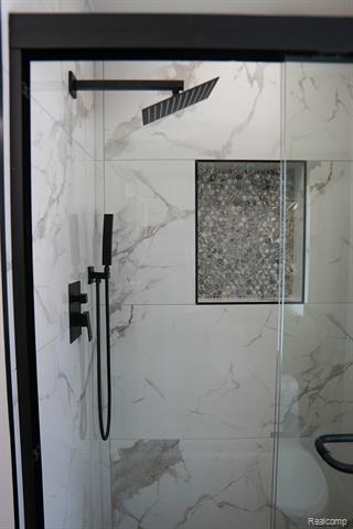 Builiding view thirty six for 2172 Ostrum, Waterford, MI. 48328