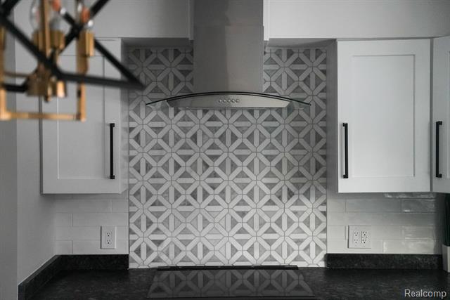 Builiding view twenty for 2172 Ostrum, Waterford, MI. 48328