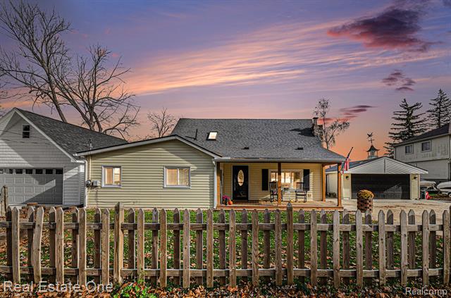 Builiding view one for 3802 Highland, Highland, MI. 48356